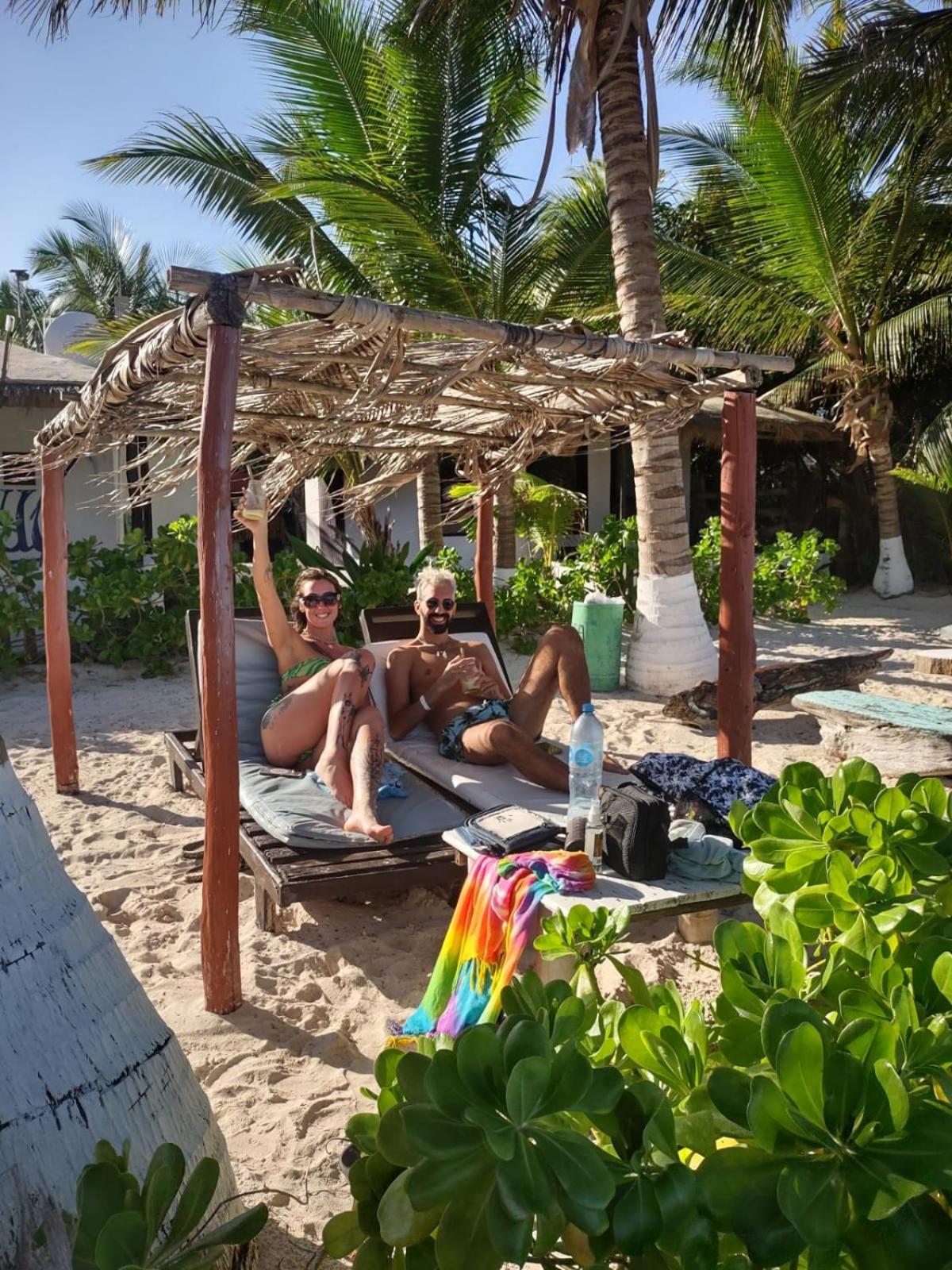 Lunazul Eco-Cabana Frente Al Mar Mahahual Exterior foto